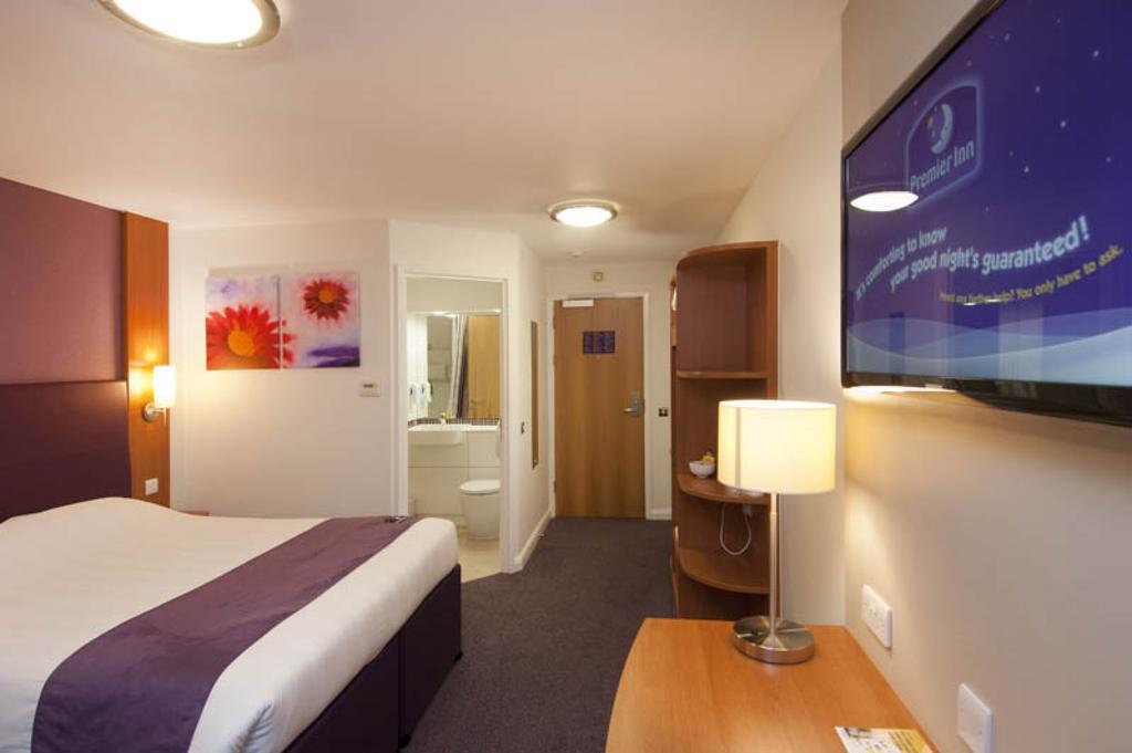 Premier Inn Glasgow - Cumbernauld Δωμάτιο φωτογραφία
